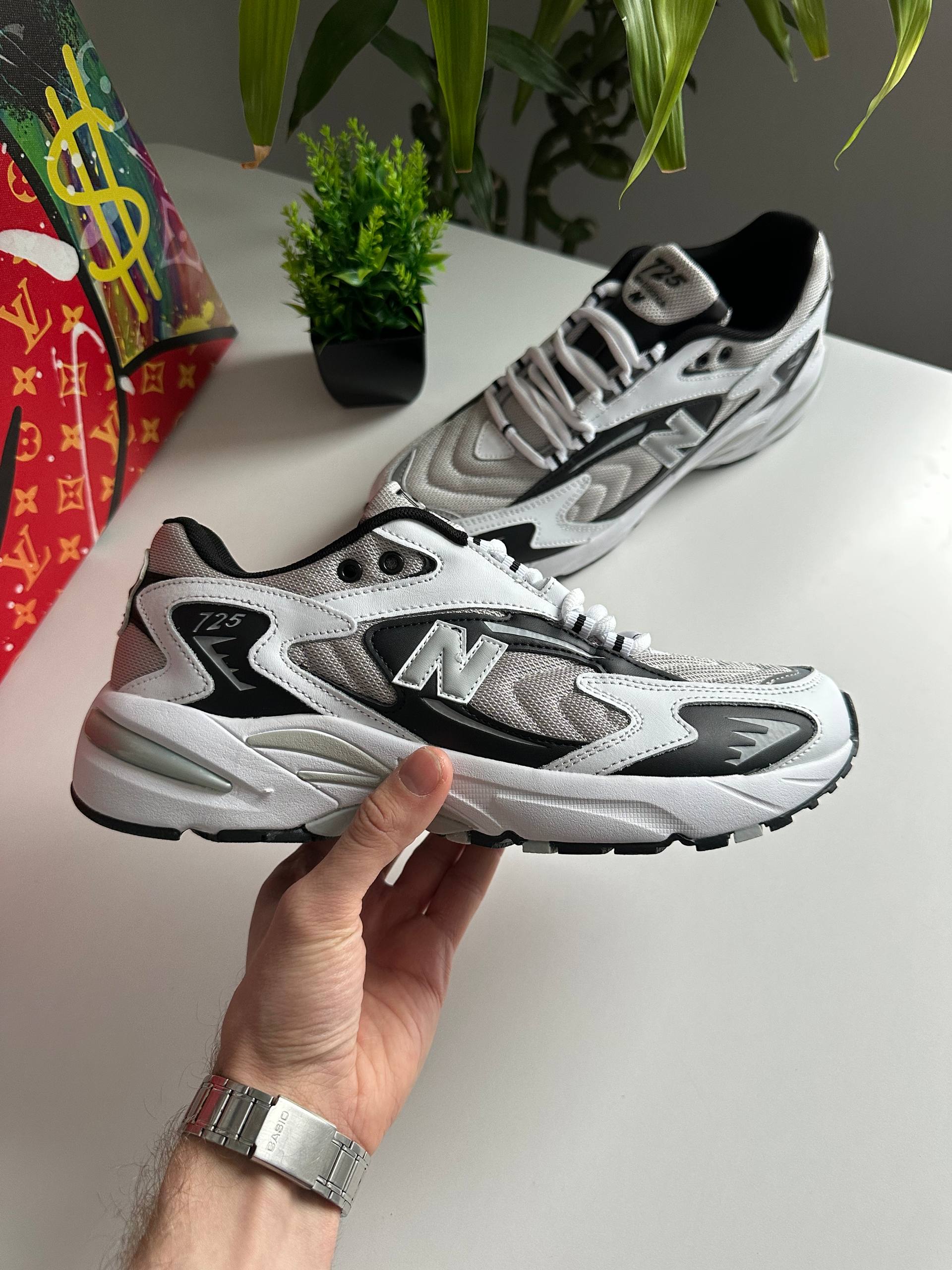 New Balance 725 White Grey Black