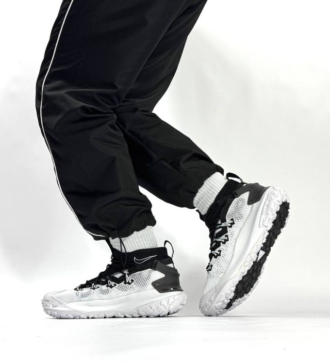 Nike Acg Mountain Fly Black White Gore- Tex