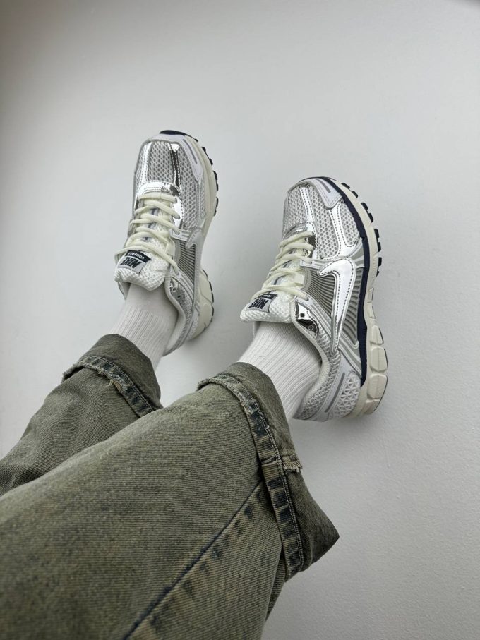 Nike Zoom Vomero 5 Photon Dust Metallic Silver - Зображення 4