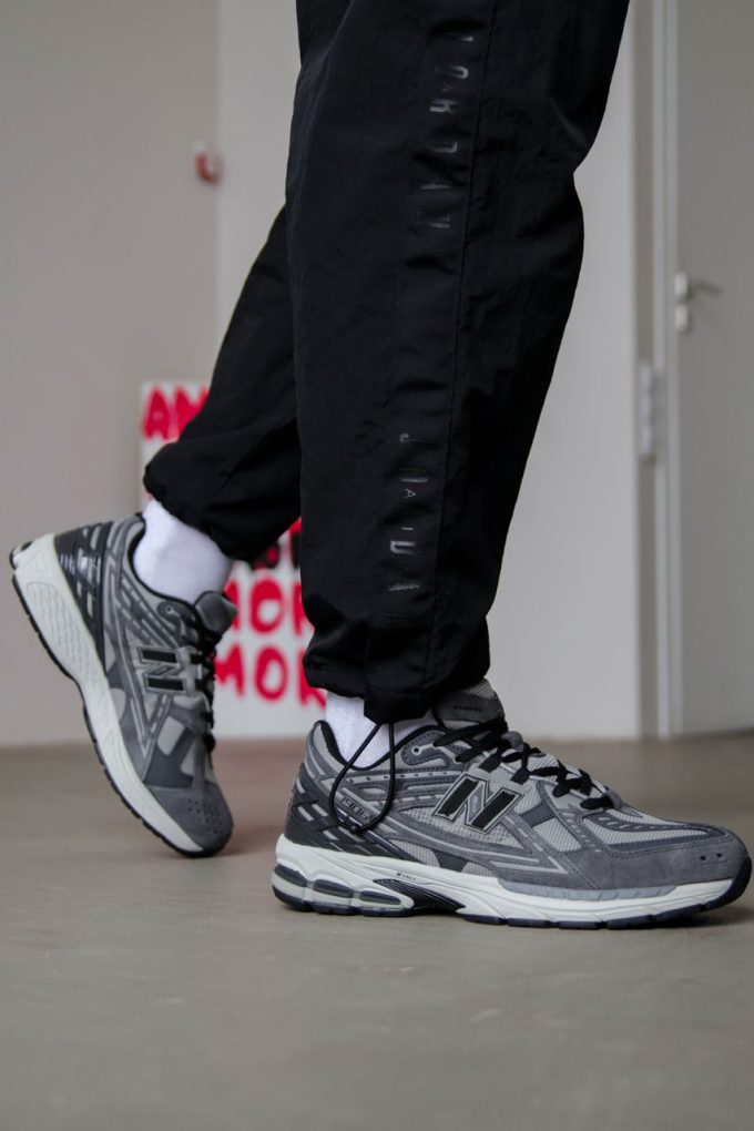 New Balance 1906U Grey/Black