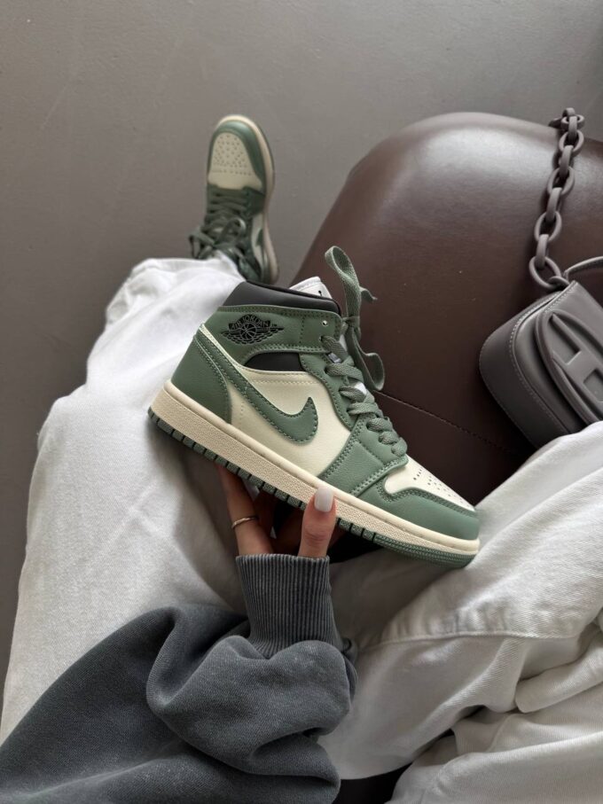 Nike Air Jordan 1 Retro Mid Jade Smoke
