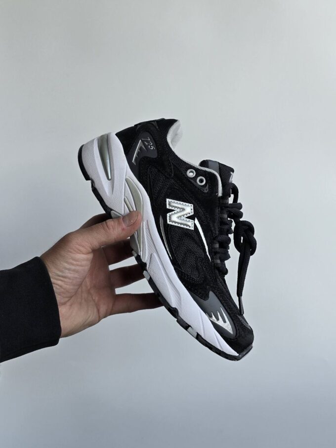 New Balance 725 Black Grey