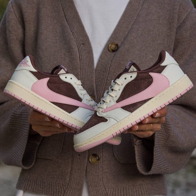 Nike Air Jordan Retro 1 Low x Travis Scott Pink - Зображення 3