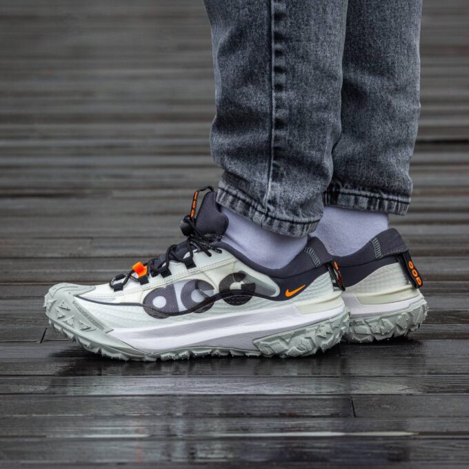 Nike ACG Mounting Fly 2 White Black Orange