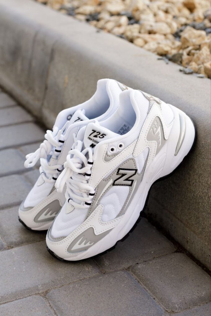 New Balance 725 White Grey