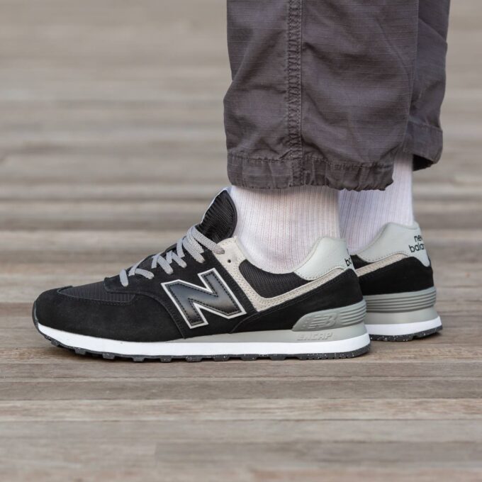 New Balance 574 Classic Black\White