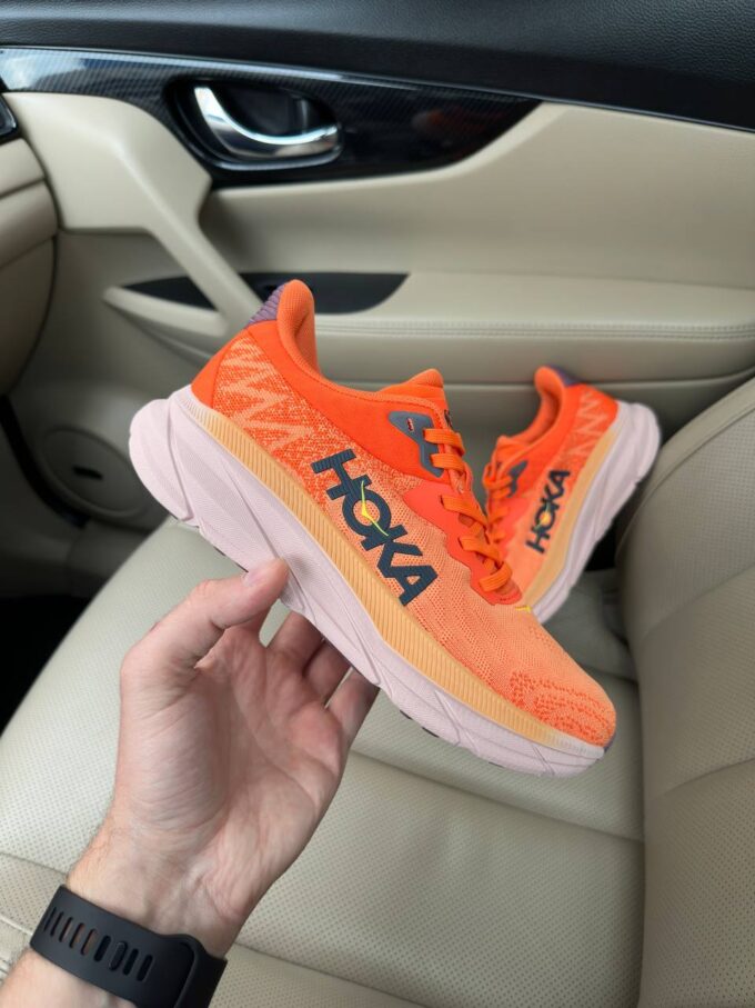 Hoka One One Challenger Orange
