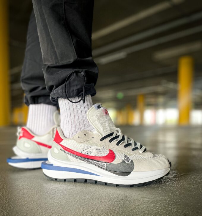 Nike Sacai Vaporwaffle Sport Fuchsia Game Royal