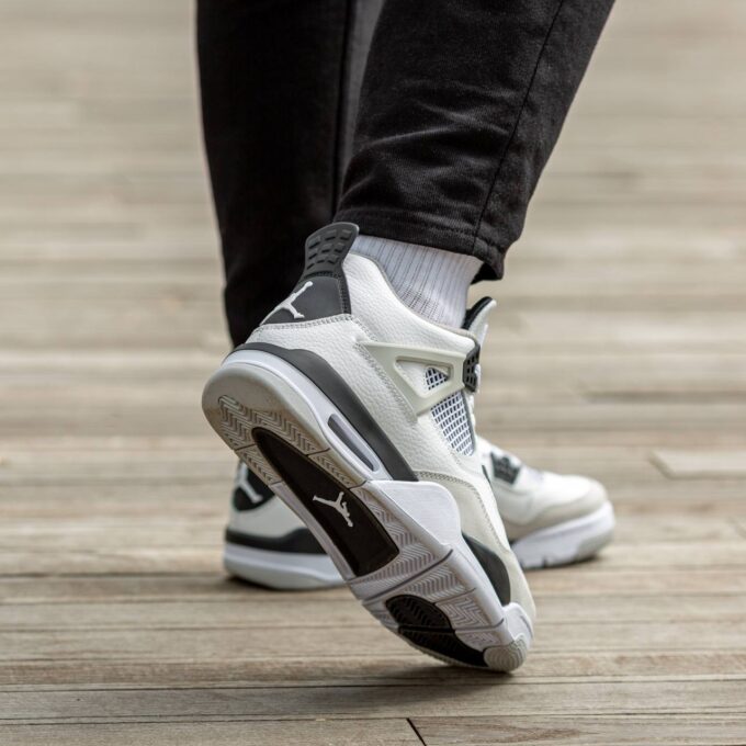 Air Jordan Retro 4 Military Black - Зображення 5