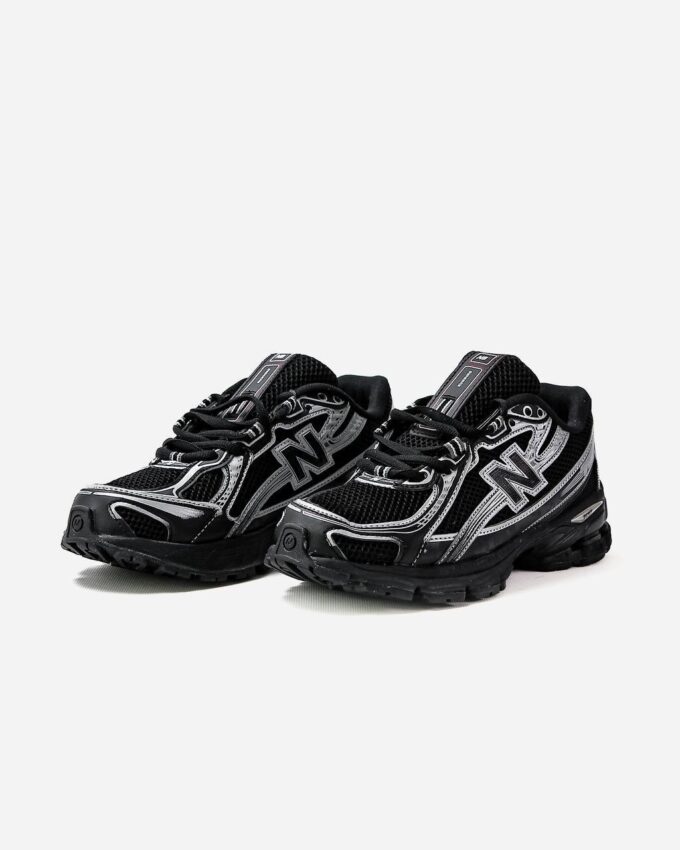 New Balance 740 Black Silver