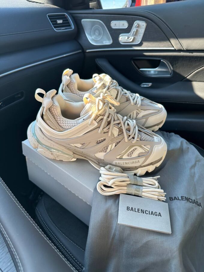 Balenciaga Track Recycled Sole in Beige - Зображення 4