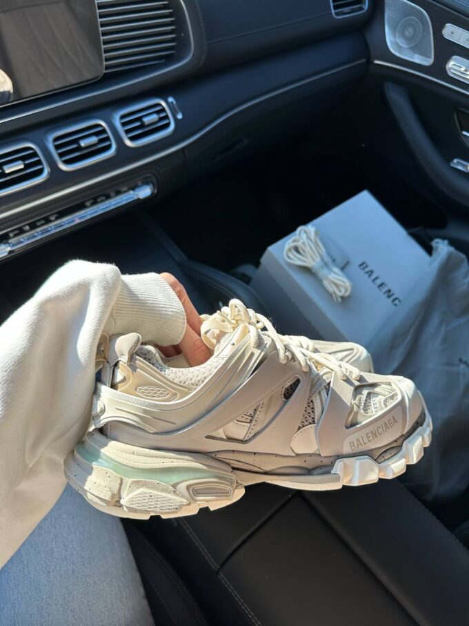 Balenciaga Track Recycled Sole in Beige - Зображення 3