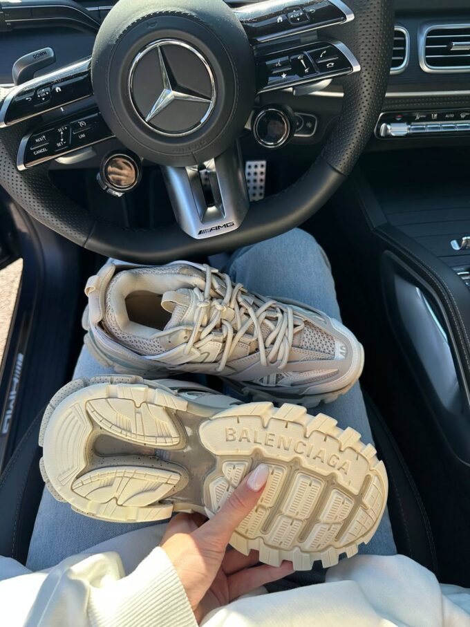 Balenciaga Track Recycled Sole in Beige - Зображення 7