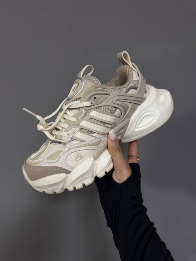 Adidas XLG Runner Beige / White