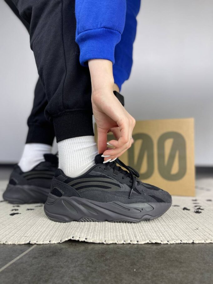Adidas Yeezy 700 v2 Vanta Вlack - Зображення 3