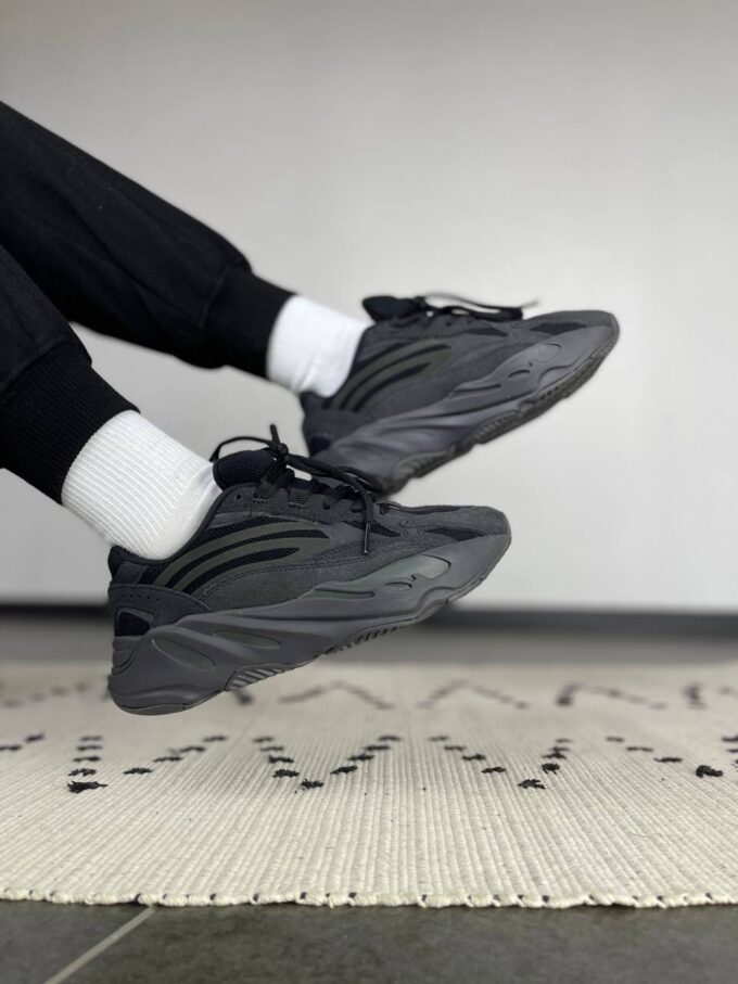 Adidas Yeezy 700 v2 Vanta Вlack - Зображення 4