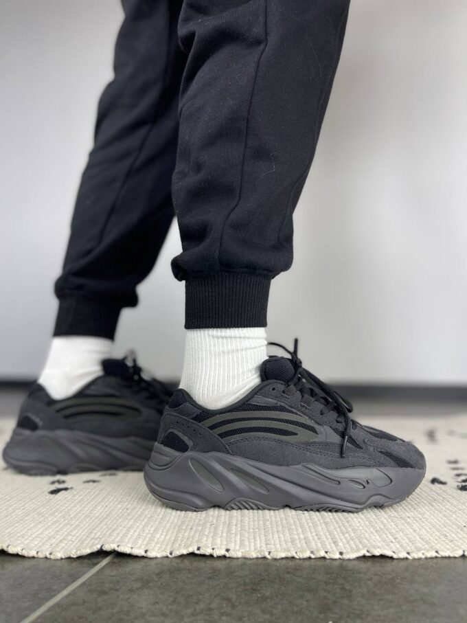 Adidas Yeezy 700 v2 Vanta Вlack