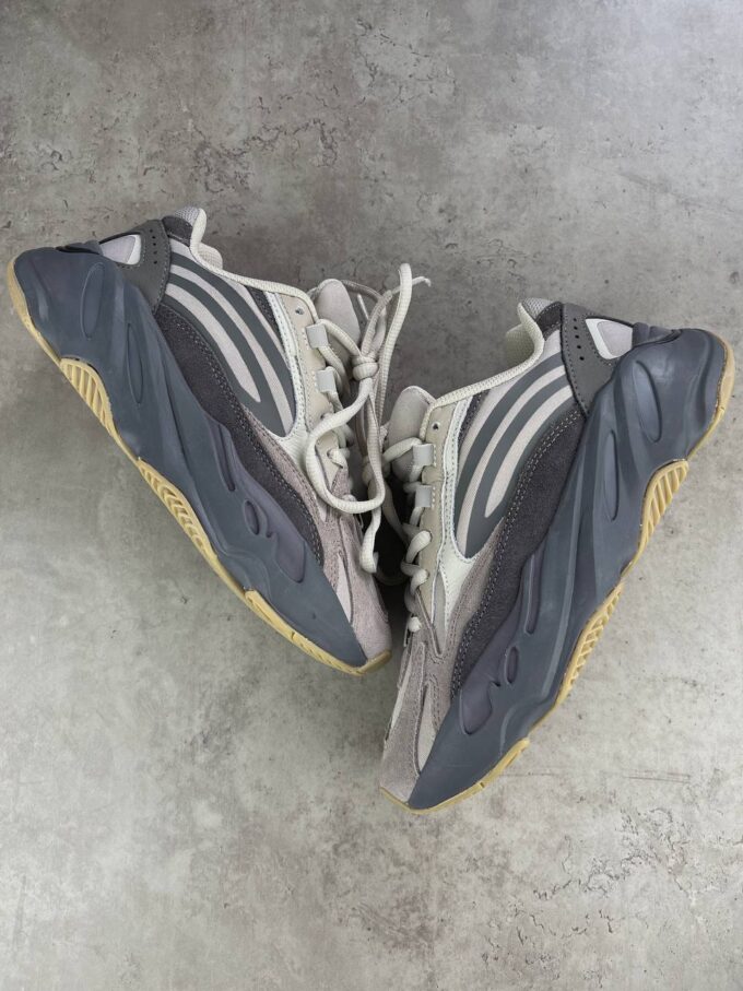 Adidas Yeezy 700 V2 Tephra Grey - Зображення 6