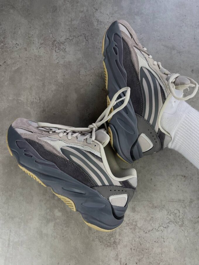 Adidas Yeezy 700 V2 Tephra Grey - Зображення 7