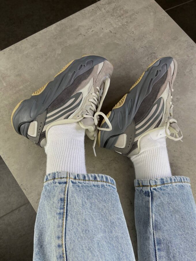 Adidas Yeezy 700 V2 Tephra Grey - Зображення 5