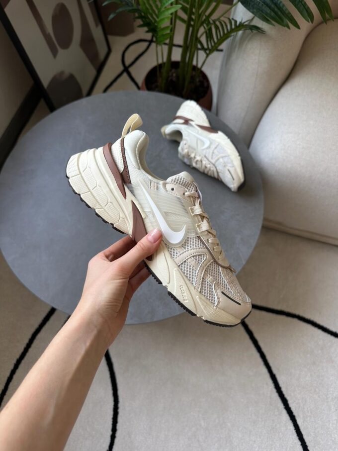 Nike V2K Runtekk Cream/Brown