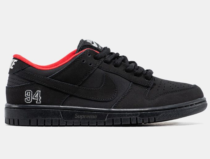 Nike SB Dunk x Supreme