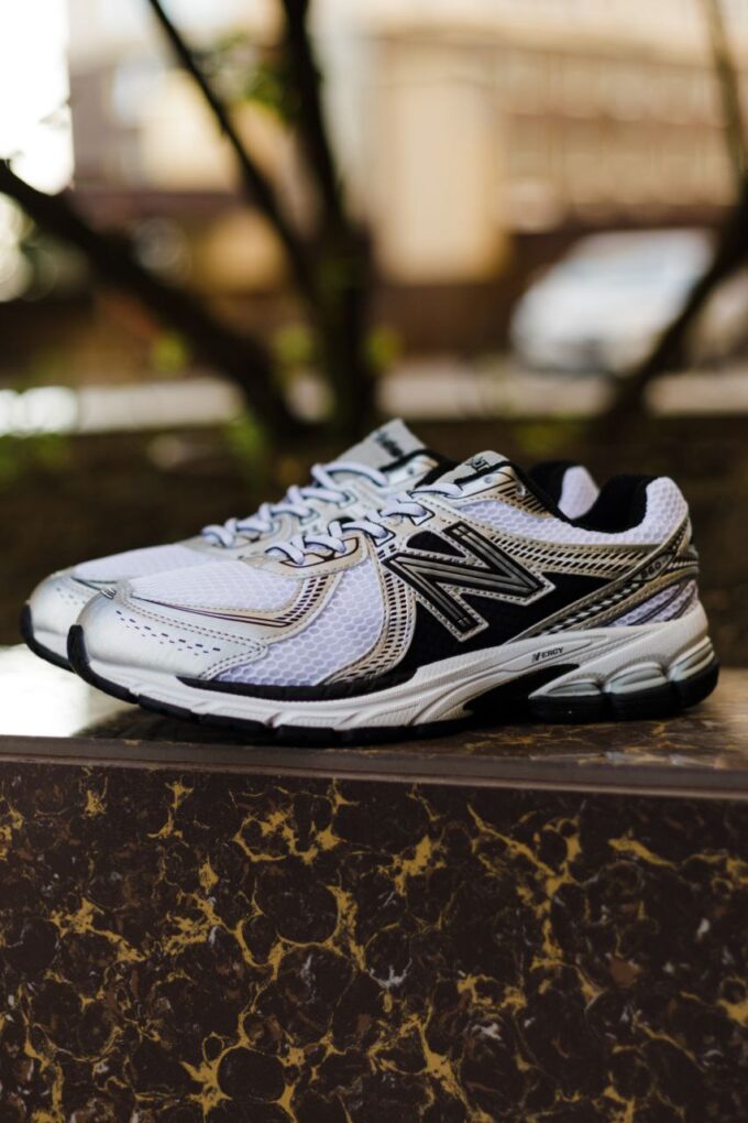 New Balance 860v2 White Black