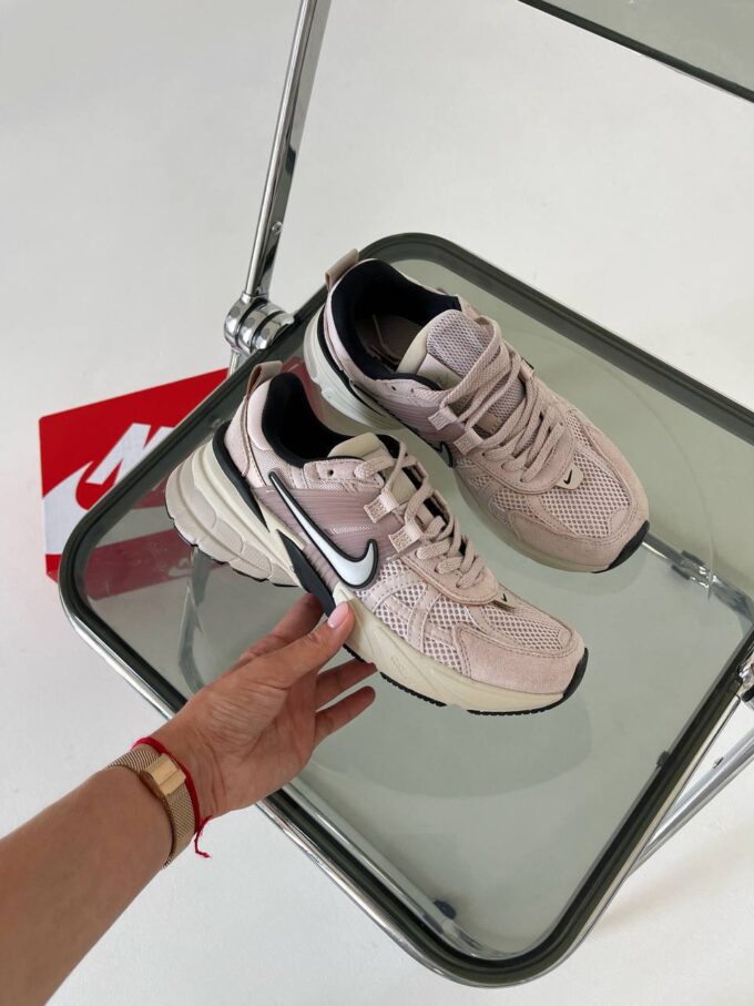 Nike V2K Run Pink