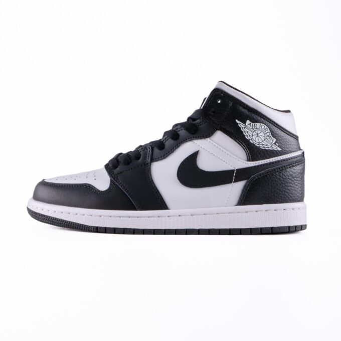 Nike Air Jordan 1 Retro Black White