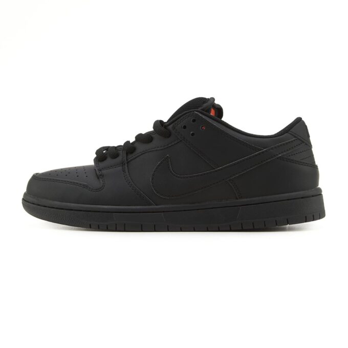 NIke SB Dunk Low Total Black Leather