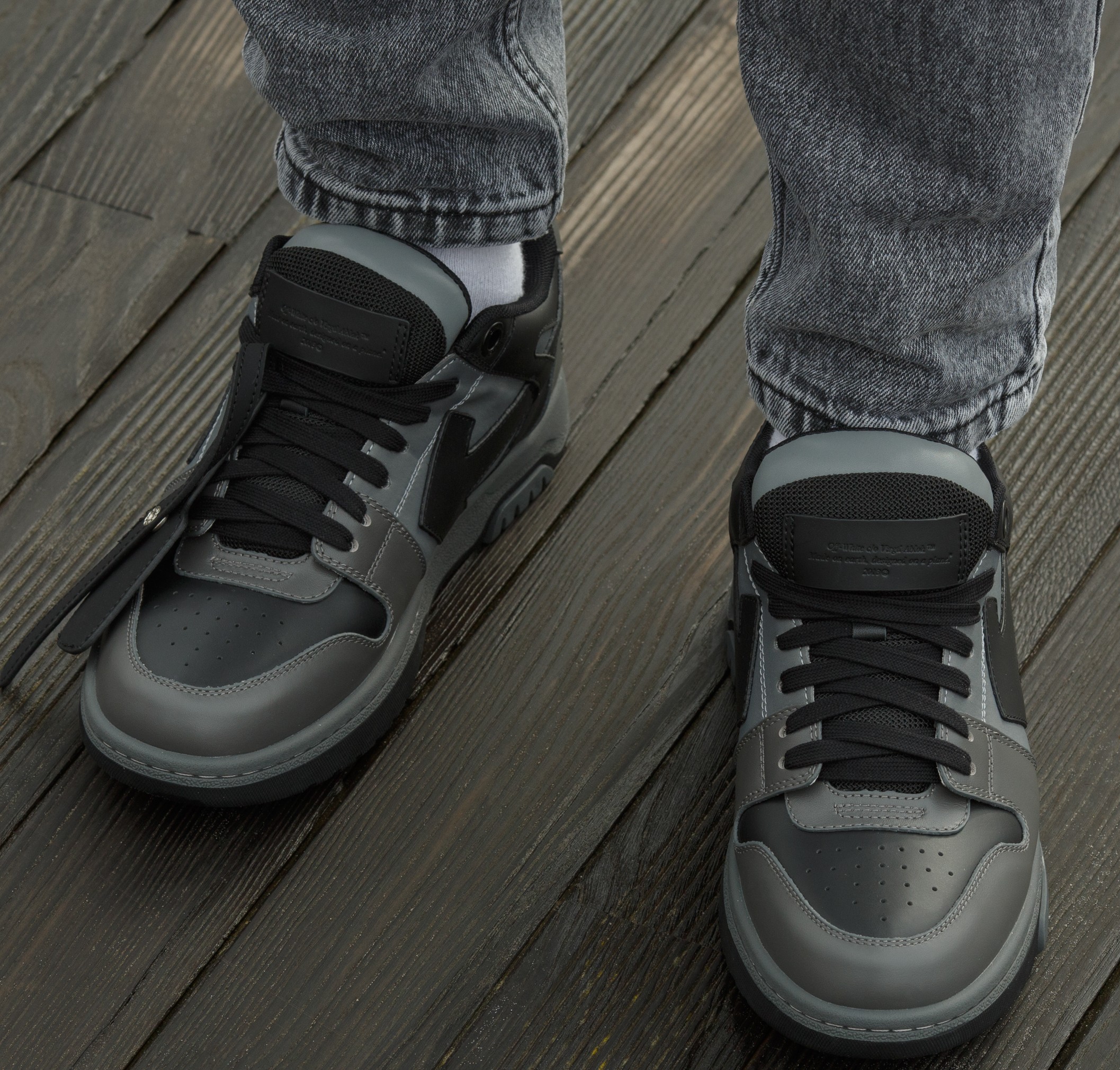 Off-White Out of Office Low Tops Black Gradient - Зображення 3