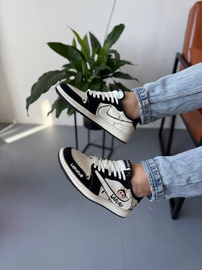 Nike Air Jordan 1 low Travis Scott x Labubu Black Beige - Зображення 3