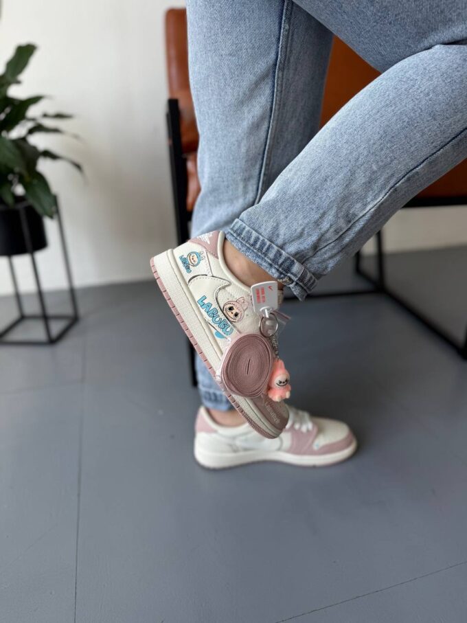 Nike Air Jordan 1 low Travis Scott x Labubu Pink Beige - Зображення 4