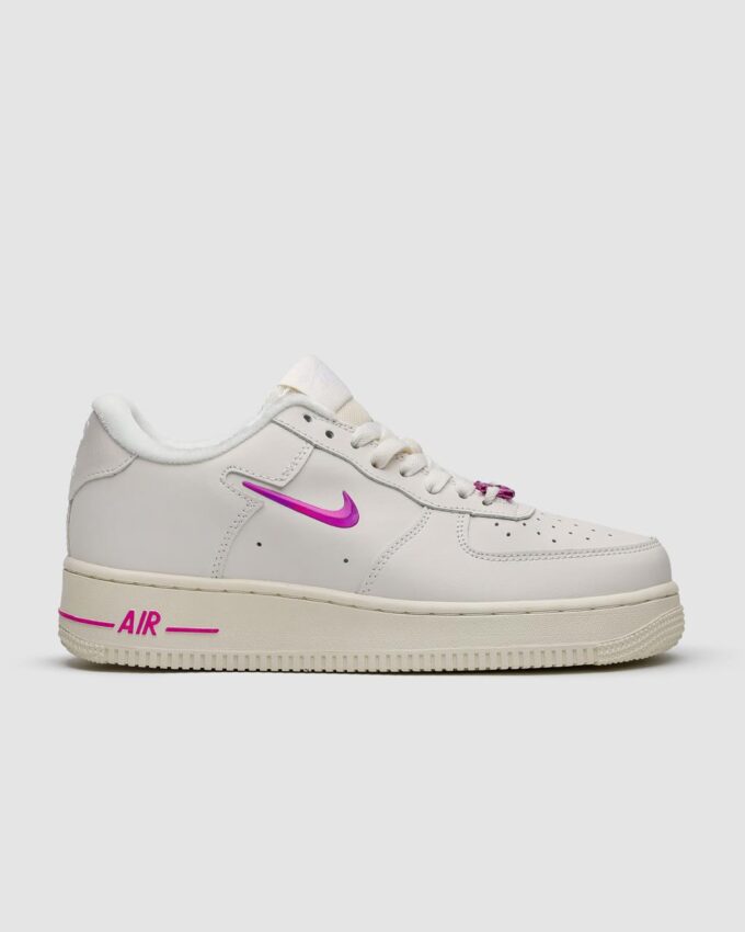 Nike Air Force 1’07SE Coconut Mink/ Playful Pink