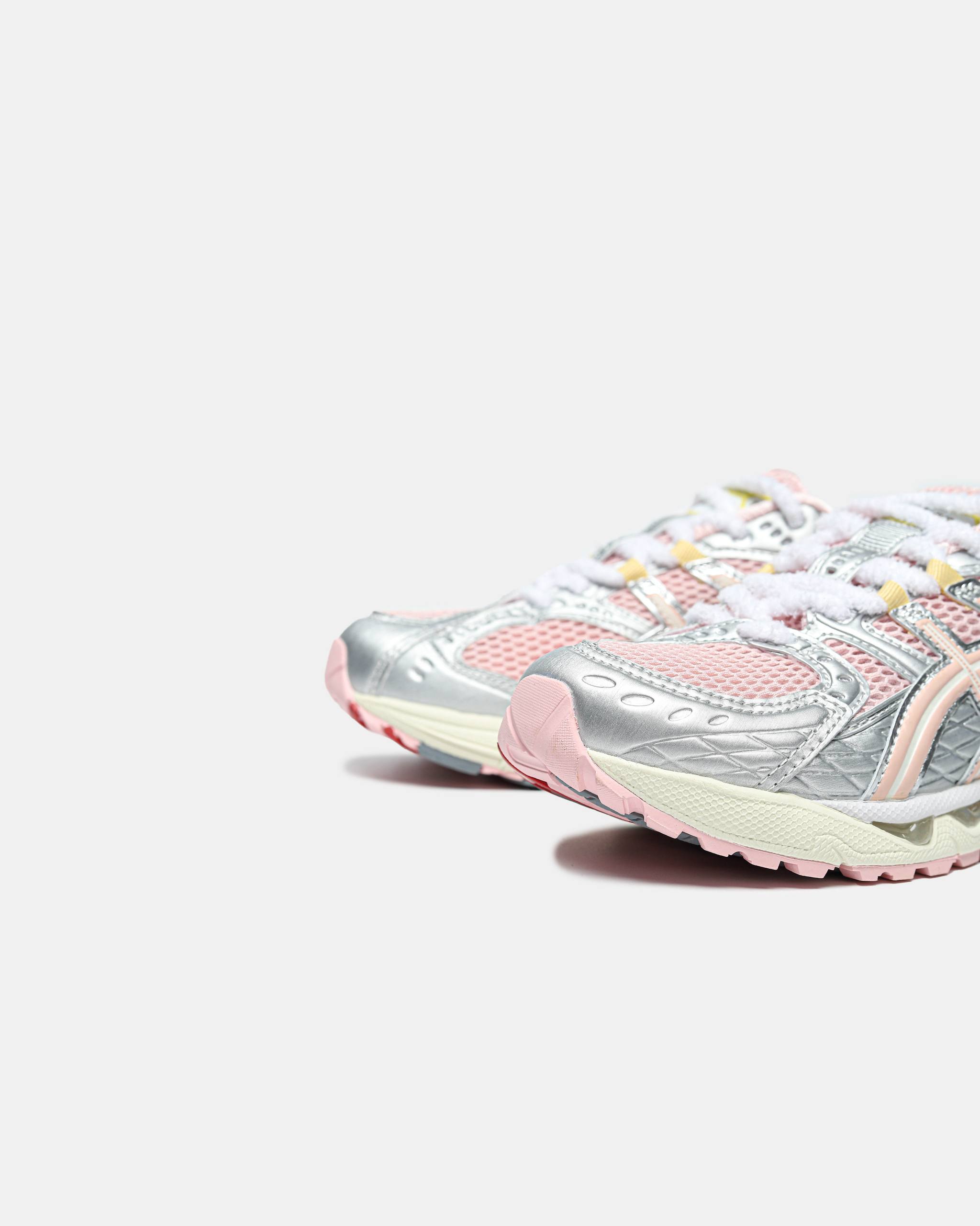 Vandythepink x Atmos x Asics Gel-Nimbus 10.1 Banana Split Pack - Зображення 5