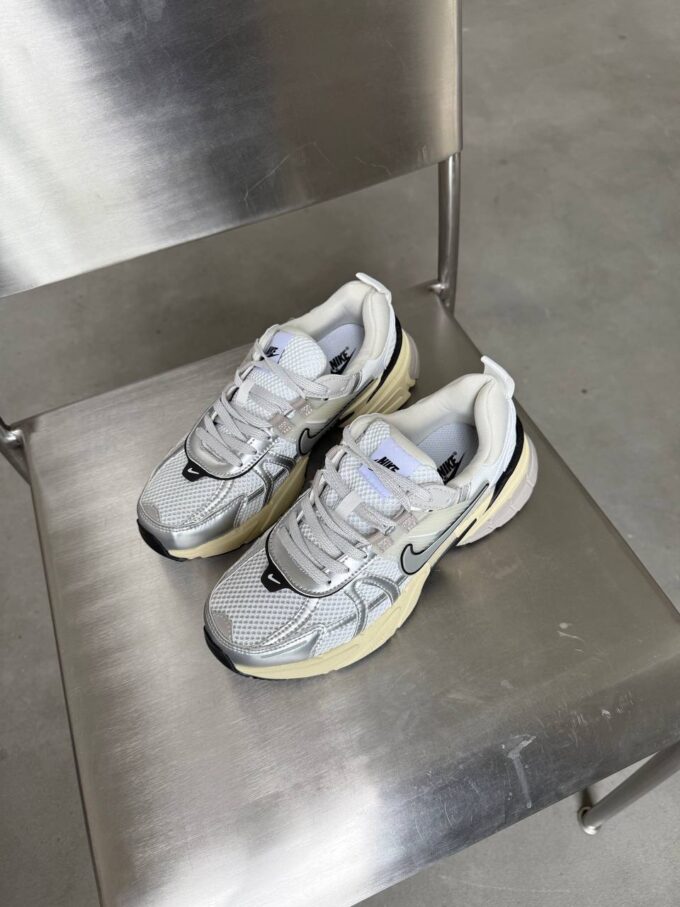 Nike V2K Run - Зображення 2