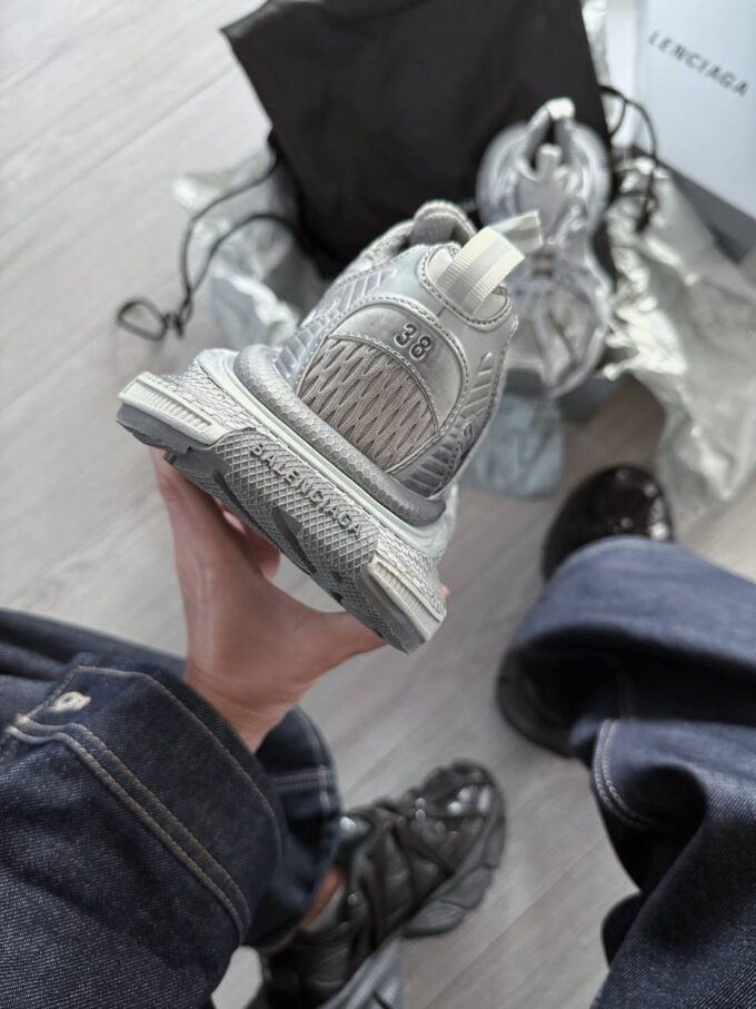Balenciaga GB 3xl Extreme Laces B Trainers in Grey - Зображення 6