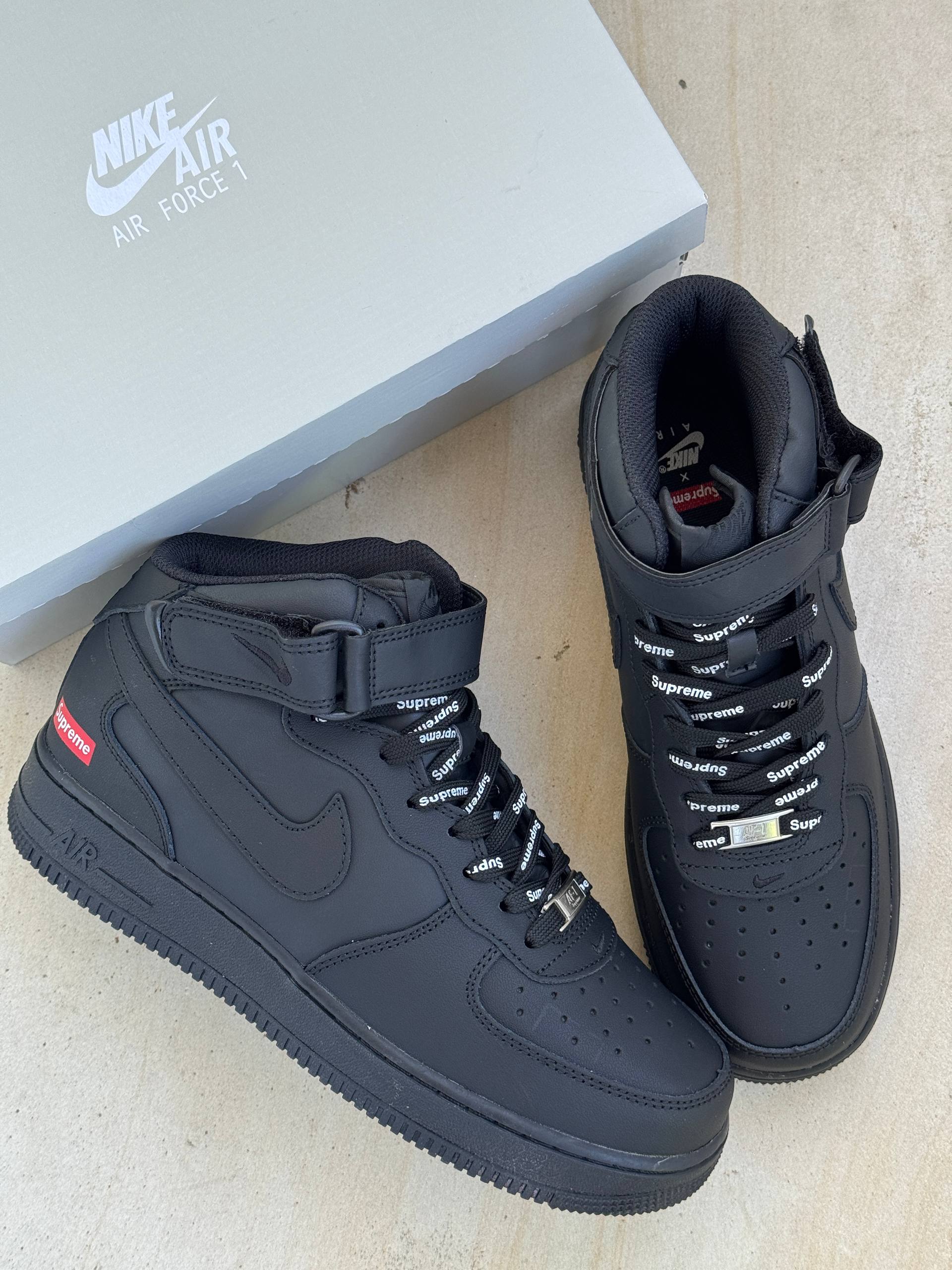 Nike Air Force 1 x Supreme