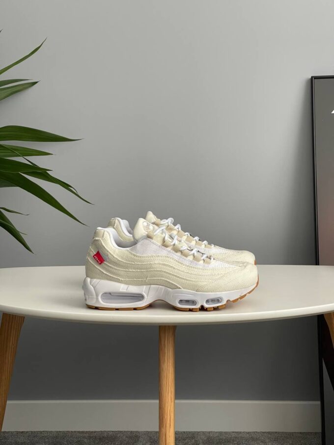 Nike Air Max 95 OG Levi’s Light Orewood Brown