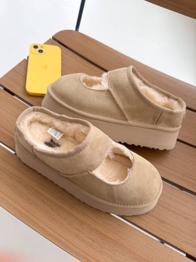 Ugg Bea Mary Jane Beige