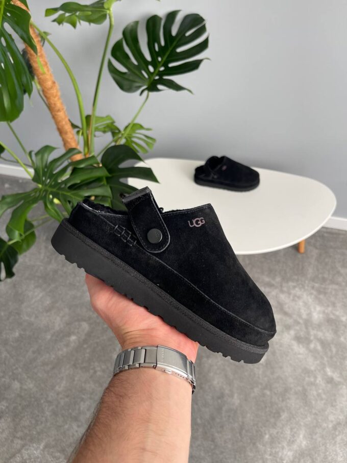 UGG Goldenstar Clog Black