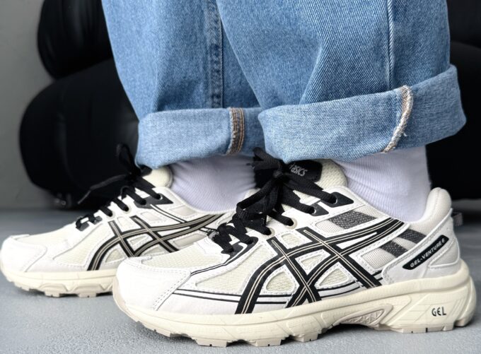 Asics Gel-Venture 6 Beige Black