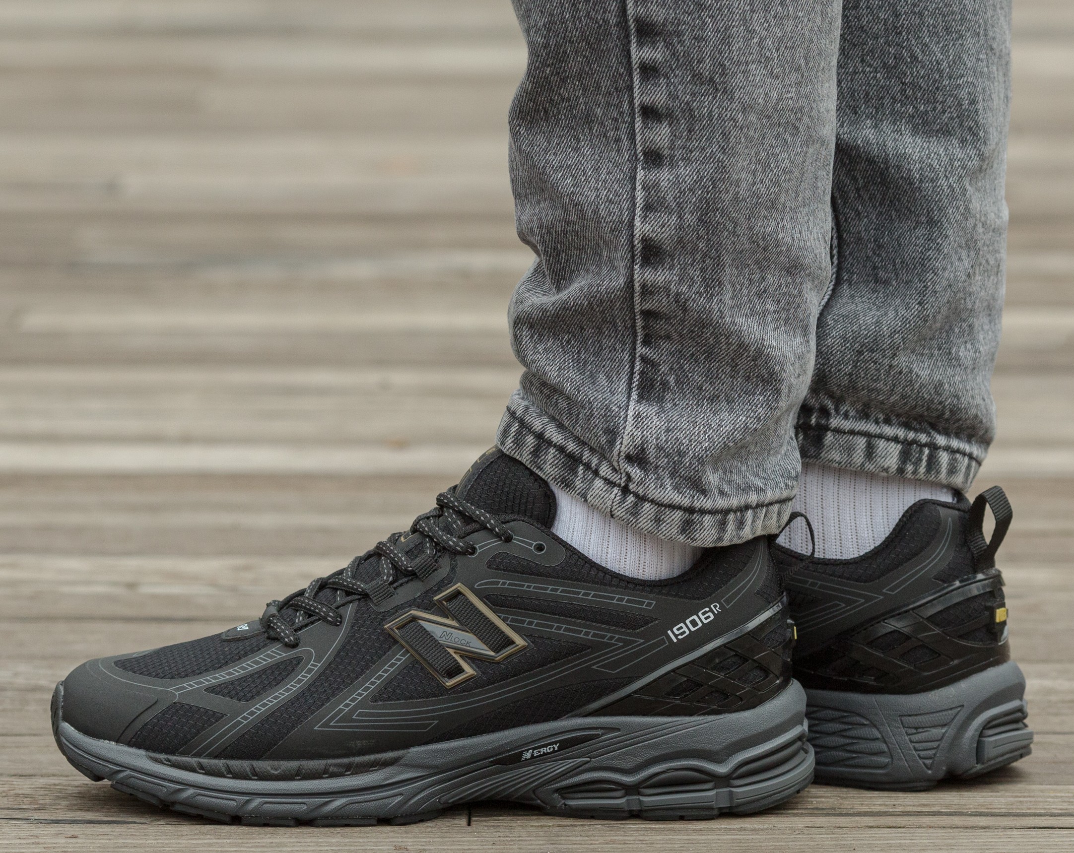 New Balance 1906R Termo Black White Gold