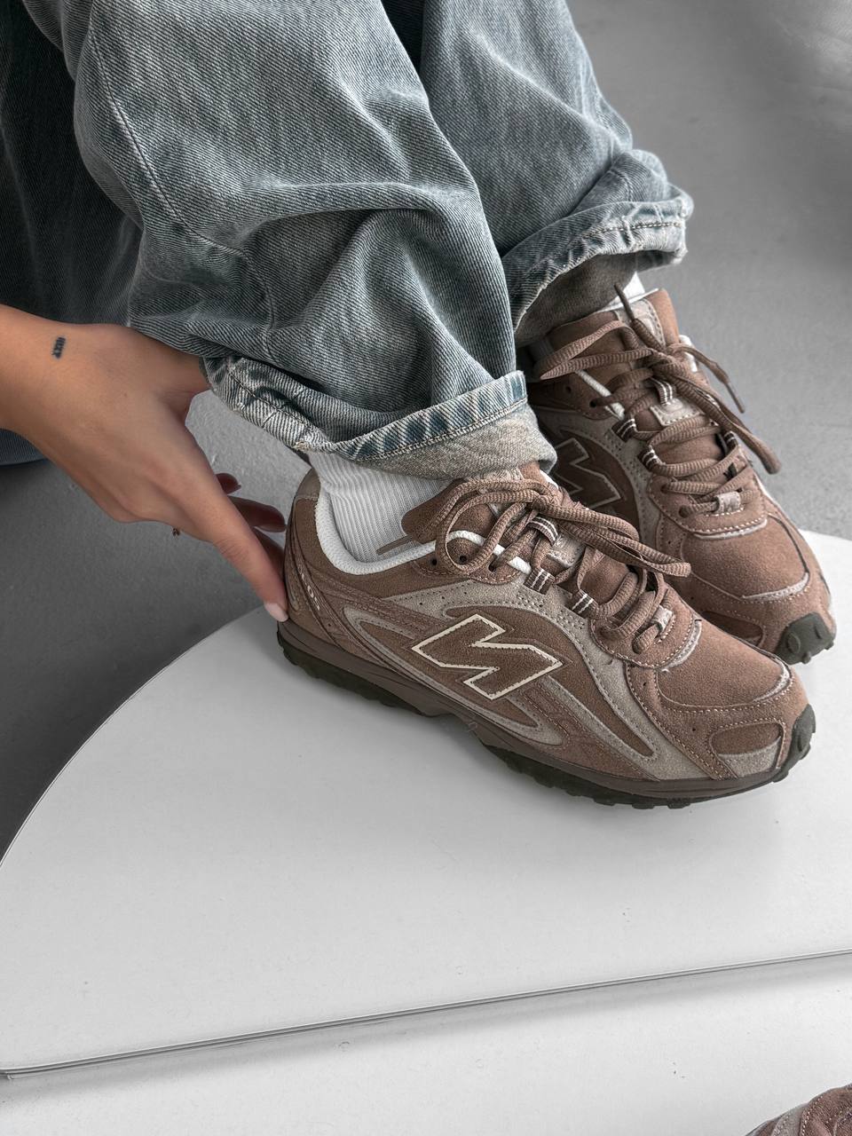 New Balance 204L Brown