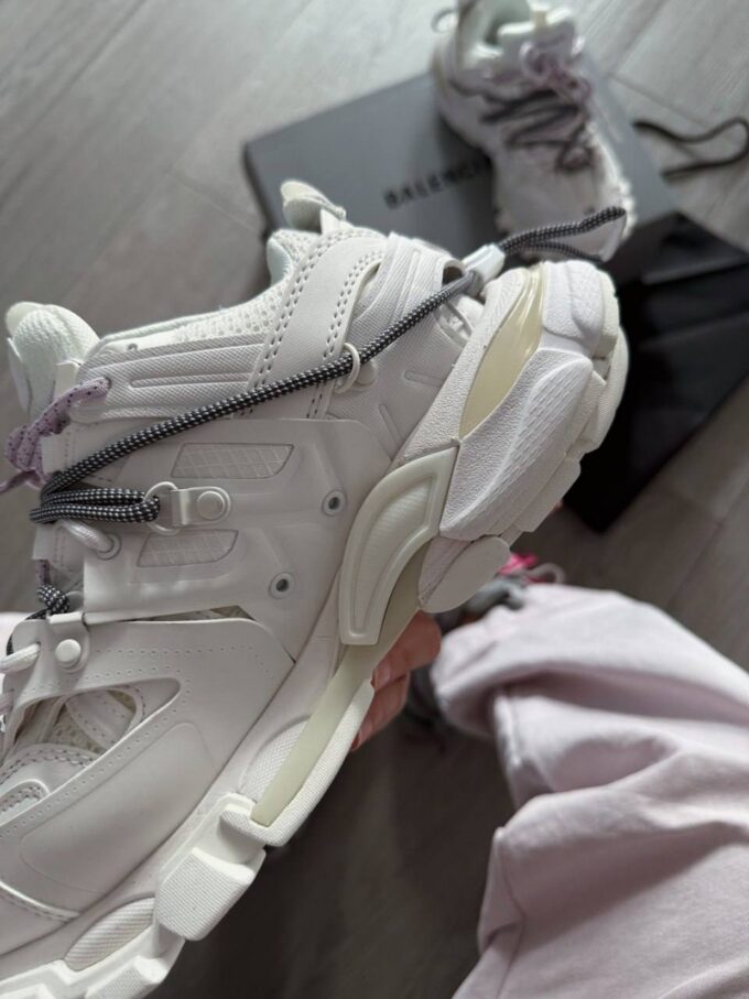 Balenciaga Track Trail Laces Sneaker in White Lilac - Зображення 5