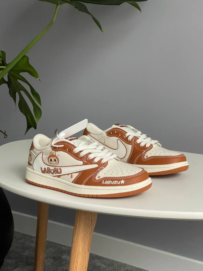 Labubu x Travis Scott x Nike Air Jordan 1 Low Beige - Зображення 3