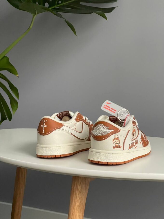 Labubu x Travis Scott x Nike Air Jordan 1 Low Beige - Зображення 5