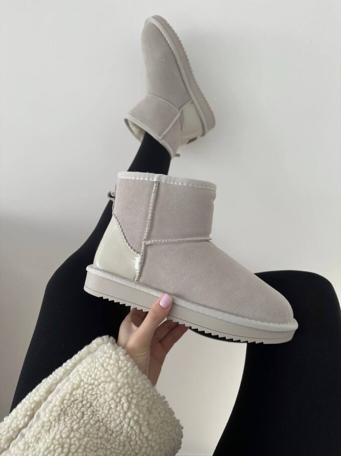 Ugg Mini Milk Lacquer