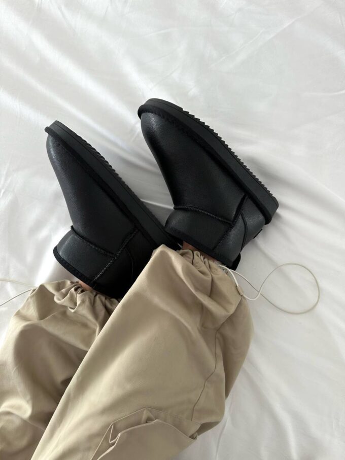 Ugg Ultra Mini Black Leather - Зображення 4
