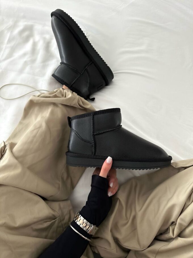 Ugg Ultra Mini Black Leather